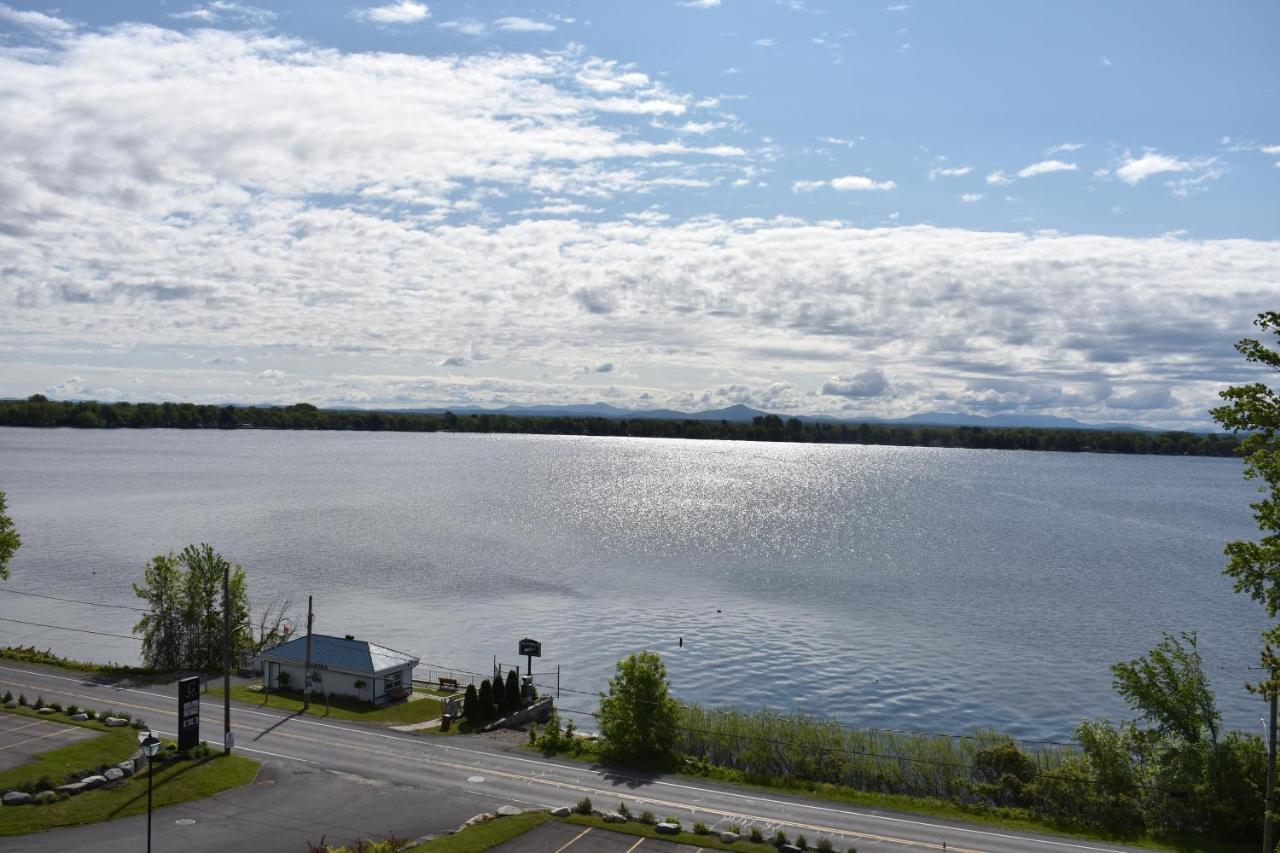 La Cache Du Lac Champlain เวอนีส-ออง-กิเบค ภายนอก รูปภาพ